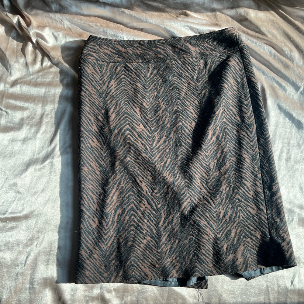 high rise brown zebra print pencil skirt, 23” size 8:)